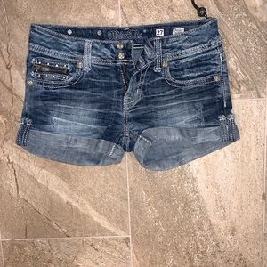 Miss Me women’s cuffed shorts